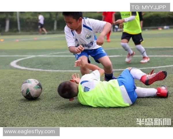 与朋友分享足球明星的精彩瞬间与背后的故事一起感受绿茵场上的激情与荣耀